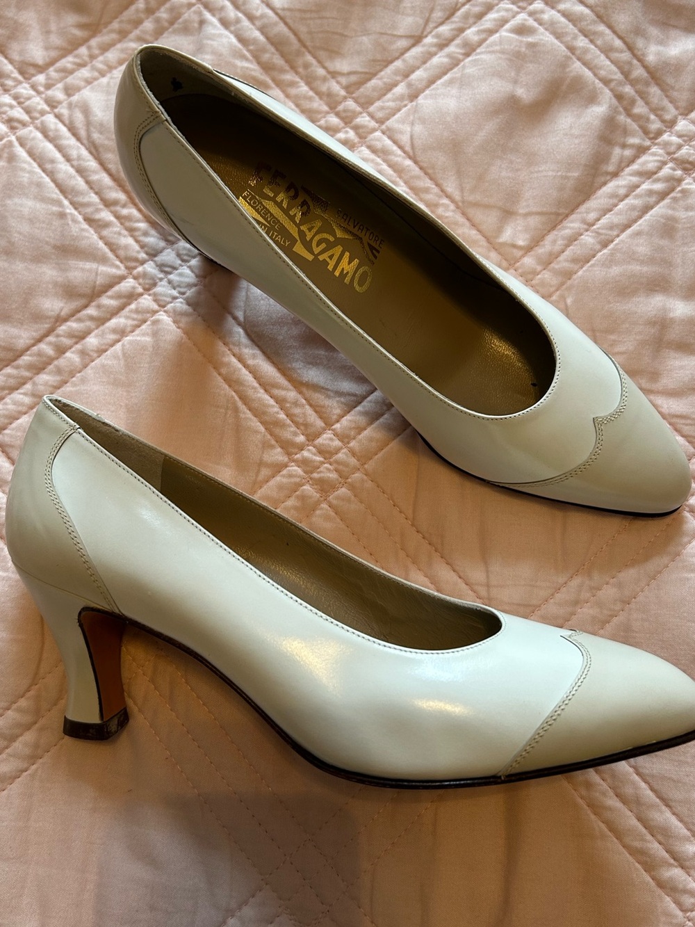 EUC Ferragamo Heels(size 6)